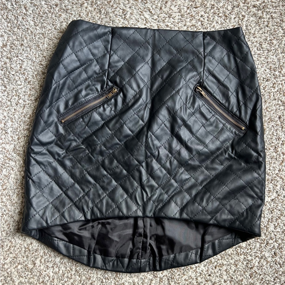 🦋 Richcoco Faux Leather Black Mini Skirt Holiday Party Formal Small 💖